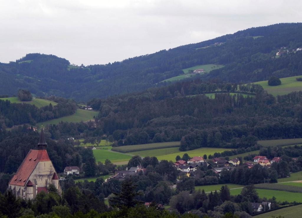 Gasthof Gruener Baum Kirchberg am Wechsel Eksteriør bilde